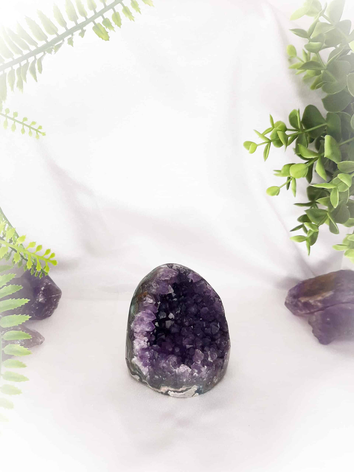 Amethyst Geode - Third Eye Chakra Healing Stone in India, US, UK, Australia, Europe