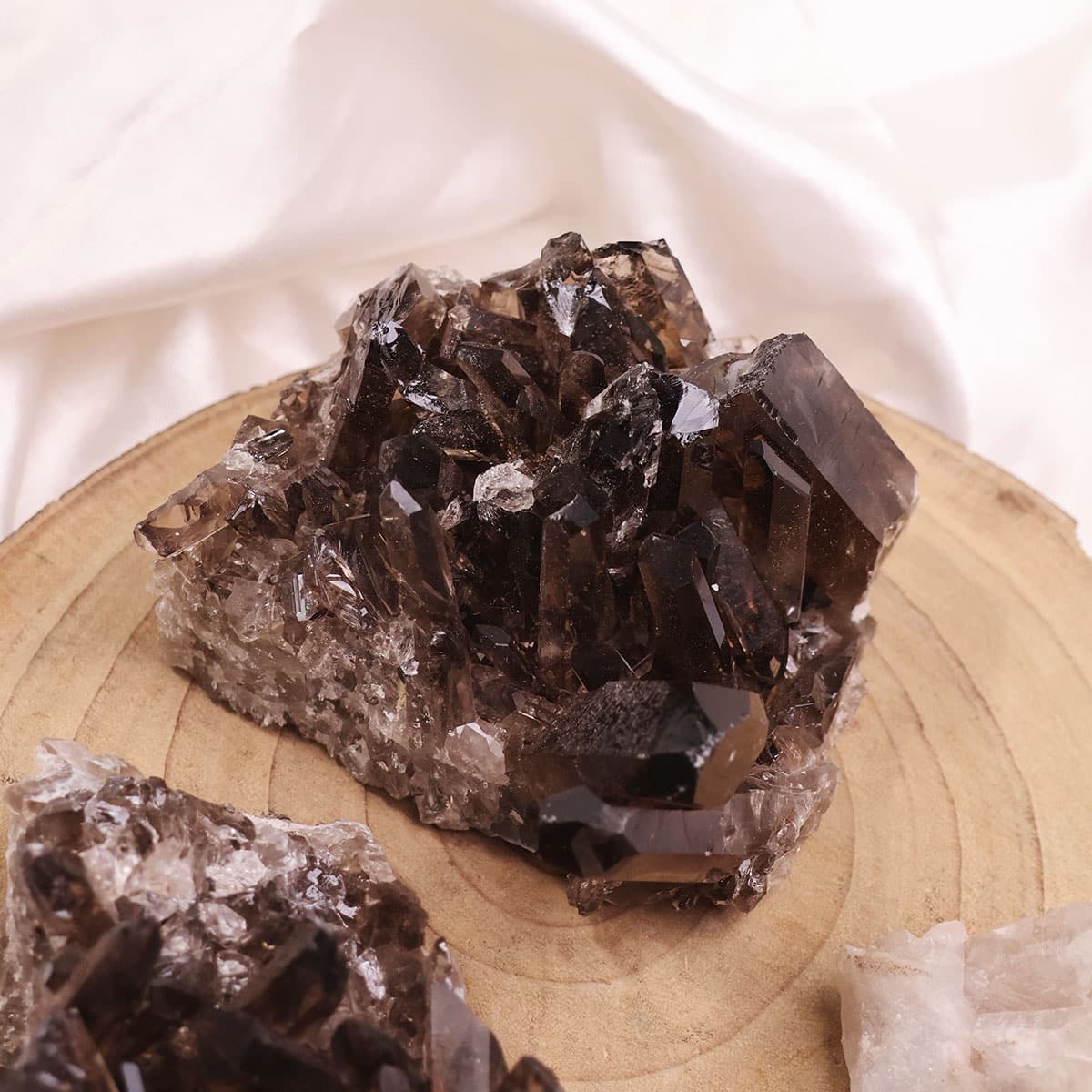 Smoky Quartz Cluster: Healing Benefits, Properties, and Uses in India, US, UK, Australia, Europe