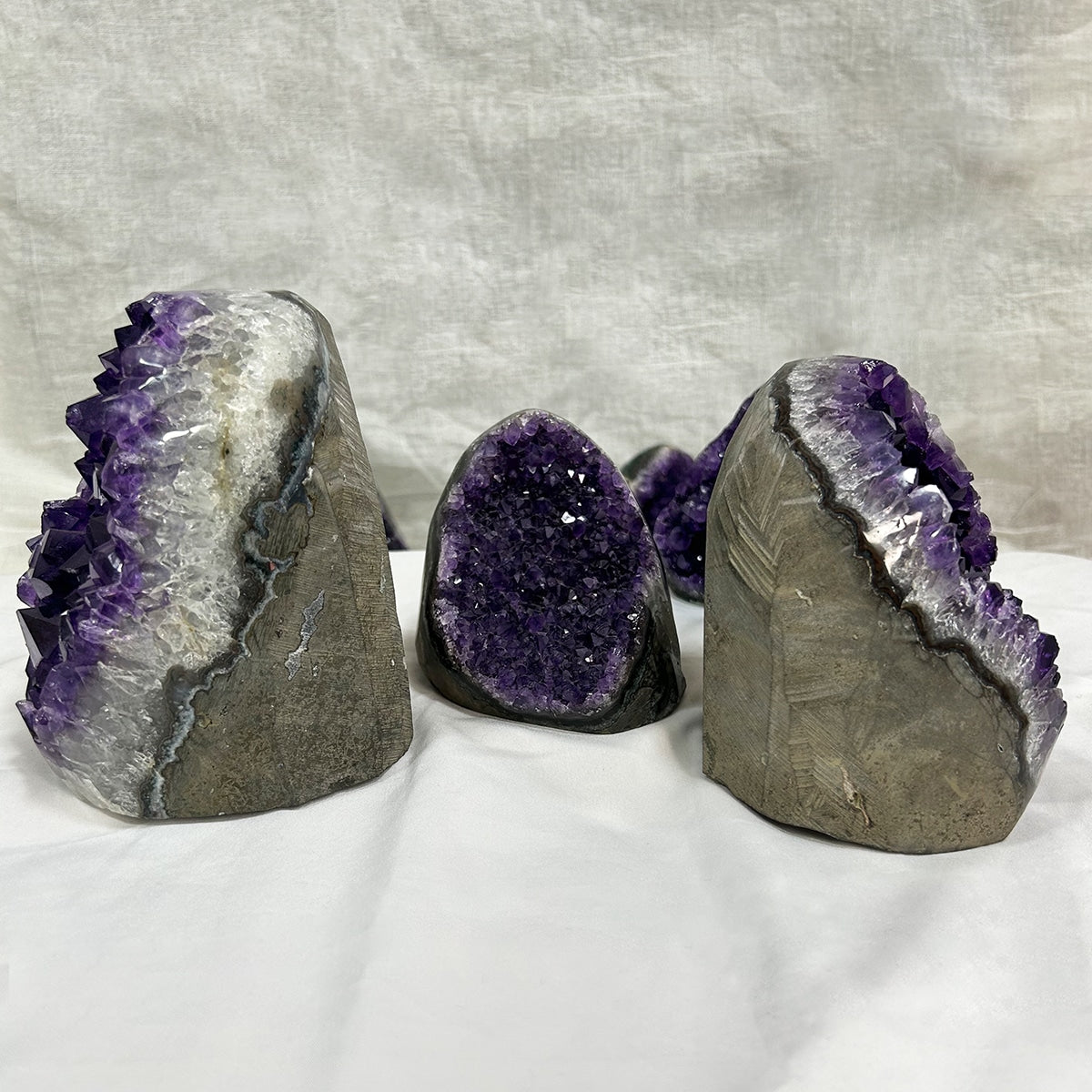 Uruguay Amethyst Geodes/Raw Clusters in India, US, UK, Australia, Europe